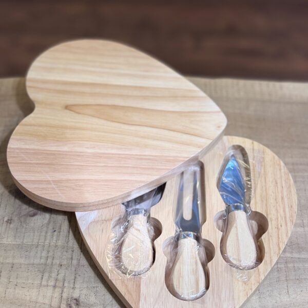 heart shaped cheese serving board